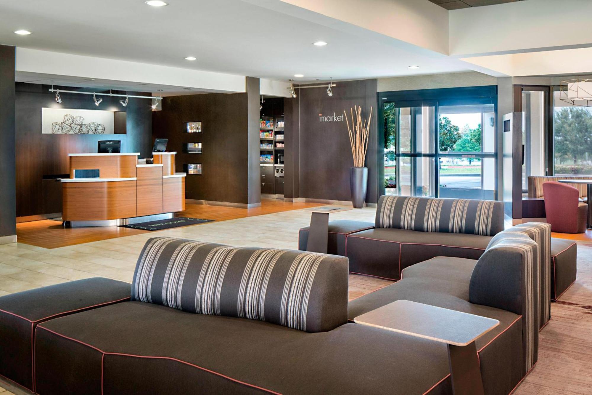 Courtyard By Marriott Dallas Arlington Entertainment District Extérieur photo