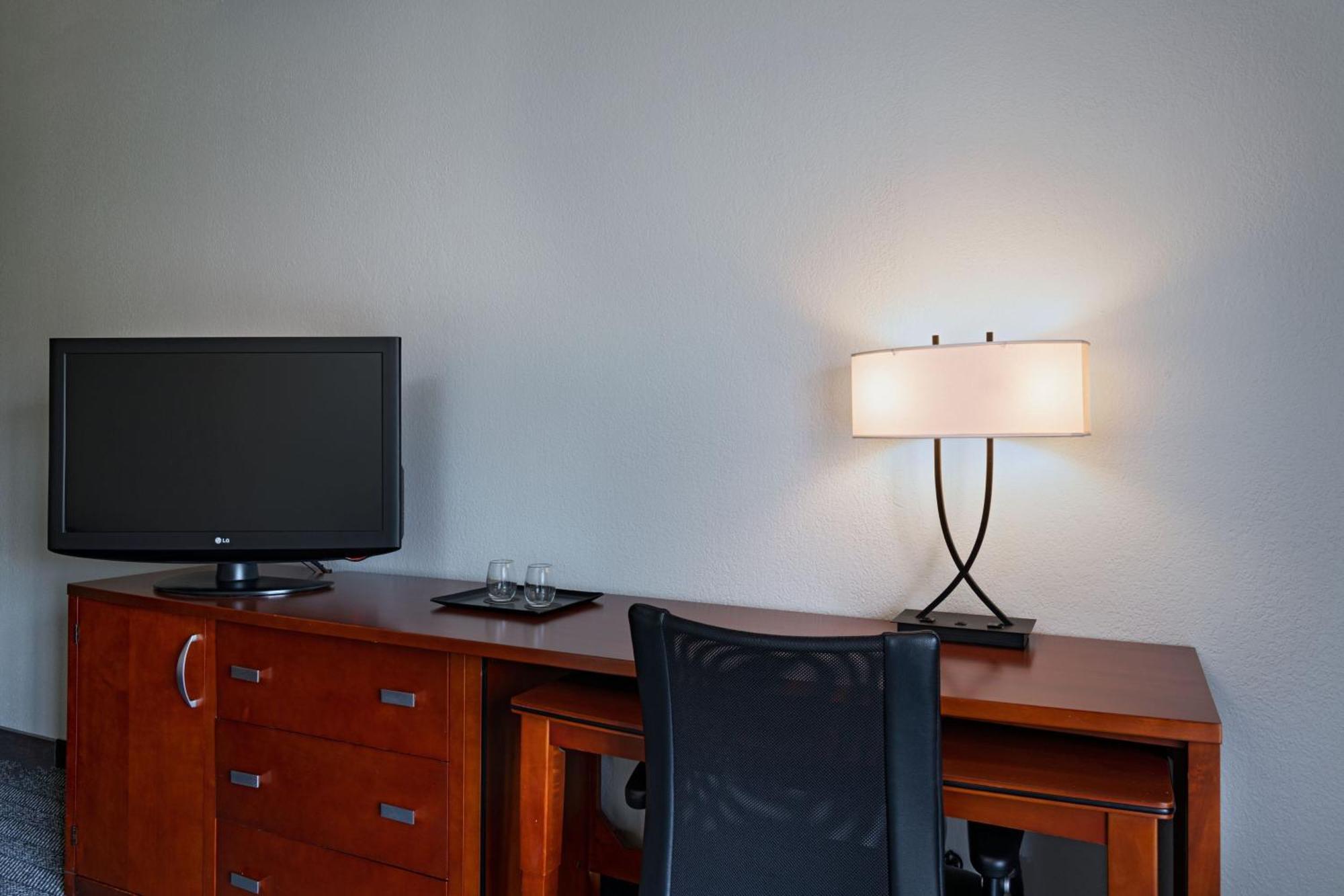 Courtyard By Marriott Dallas Arlington Entertainment District Extérieur photo