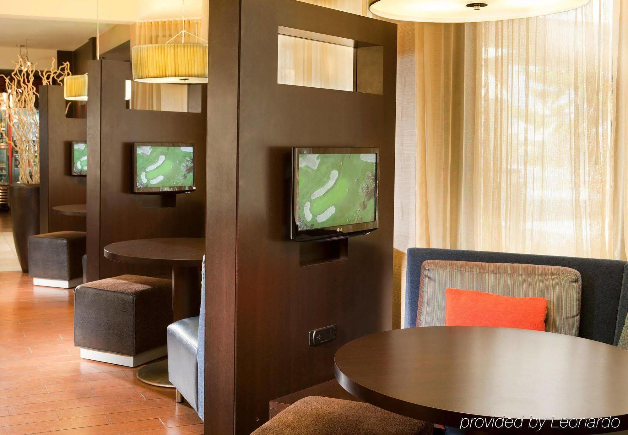 Courtyard By Marriott Dallas Arlington Entertainment District Extérieur photo