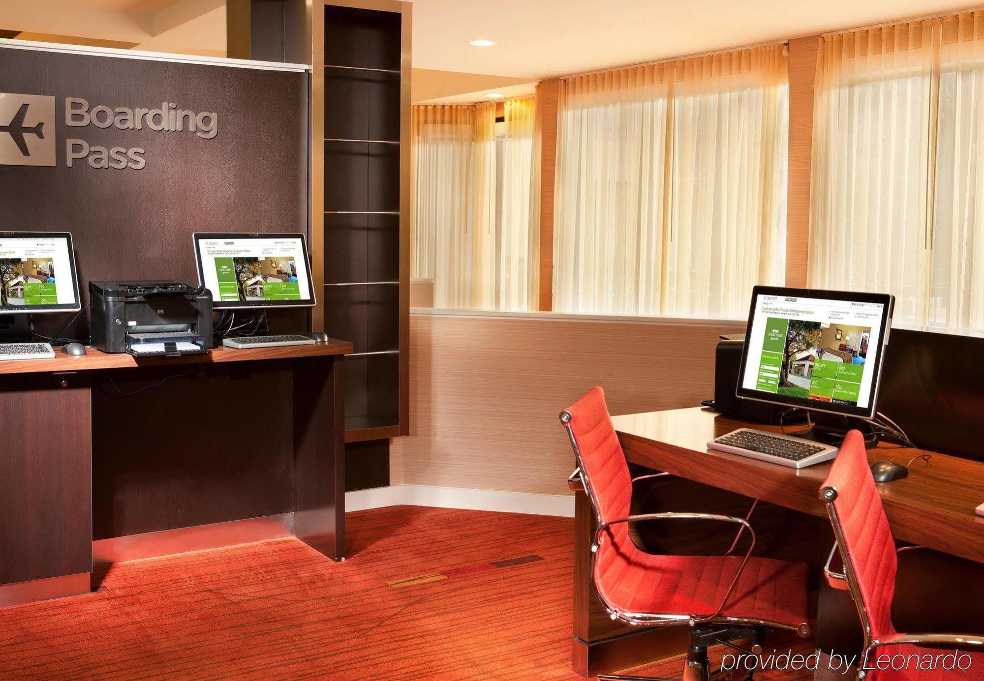 Courtyard By Marriott Dallas Arlington Entertainment District Extérieur photo